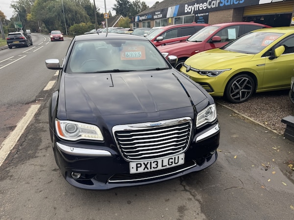 Used Chrysler 300C 2013 for sale - 76273317: Photo 2