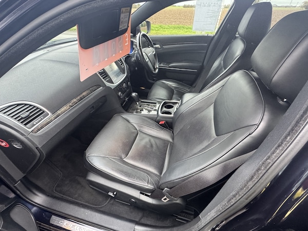 Used Chrysler 300C 2013 for sale - 76273317: Photo 8