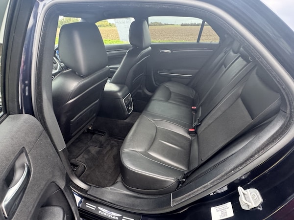 Used Chrysler 300C 2013 for sale - 76273317: Photo 9