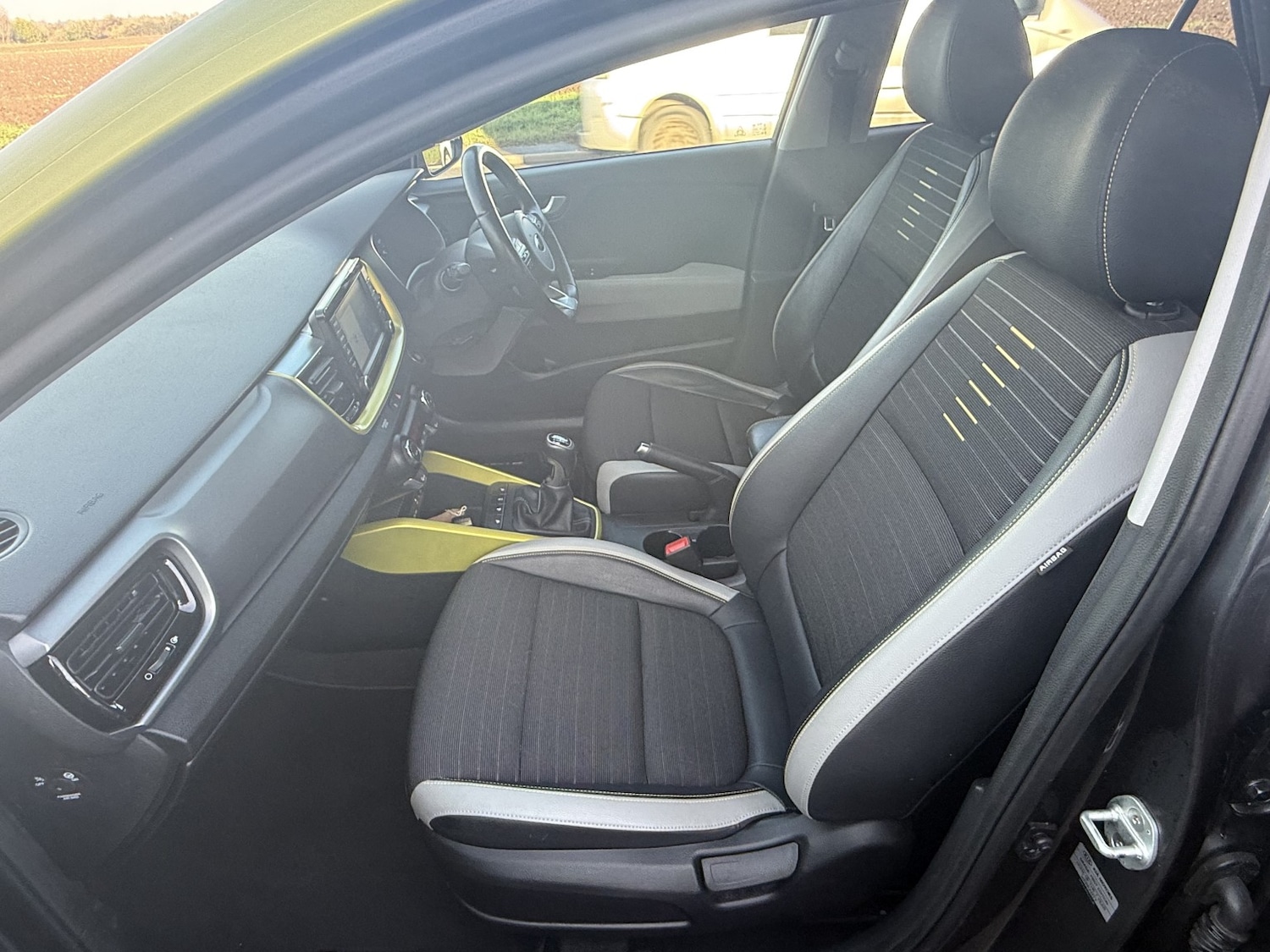 Used Kia Stonic 2018 for sale - 77464993: Photo 15