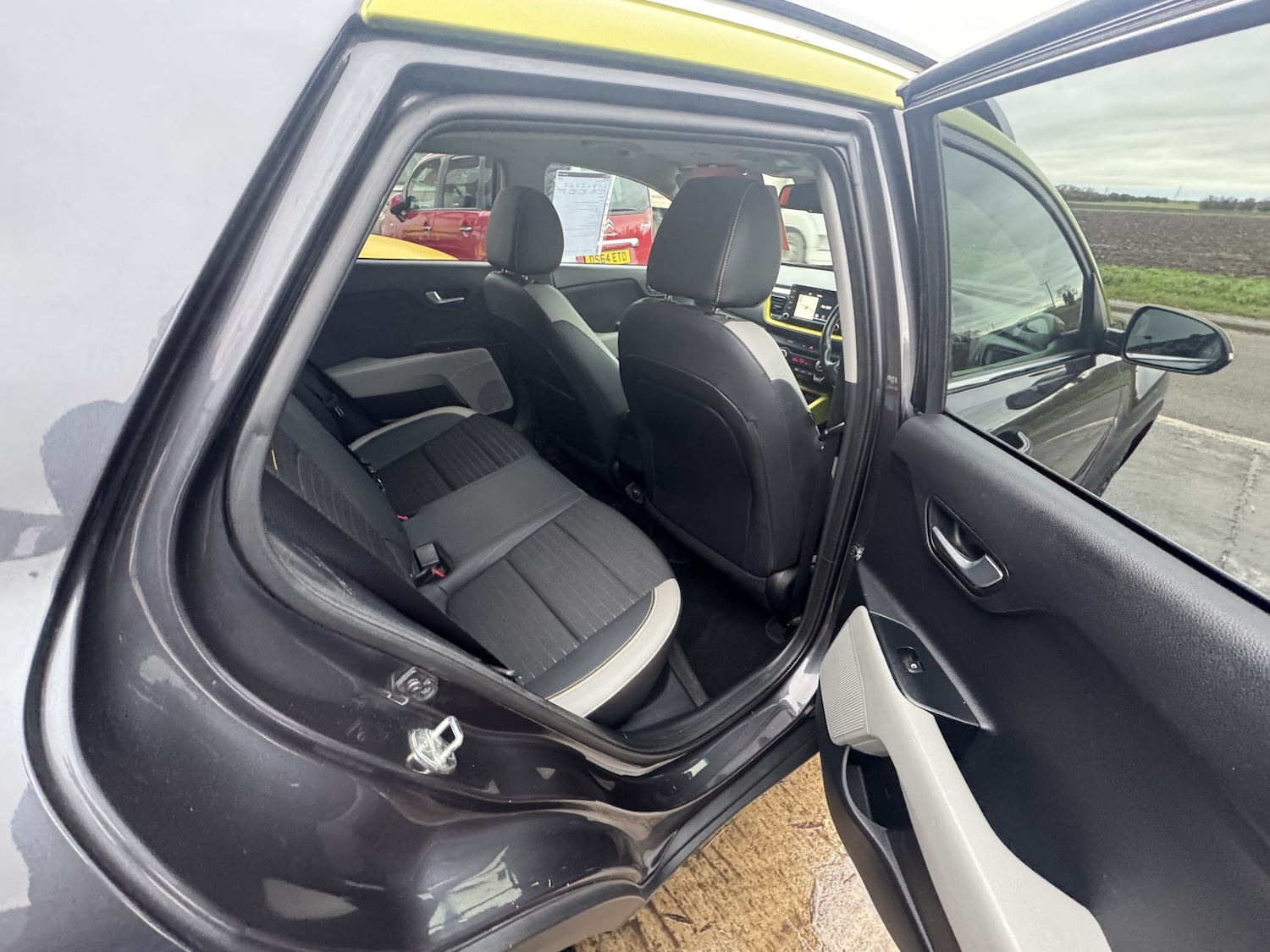 Used Kia Stonic 2018 for sale - 77464993: Photo 23