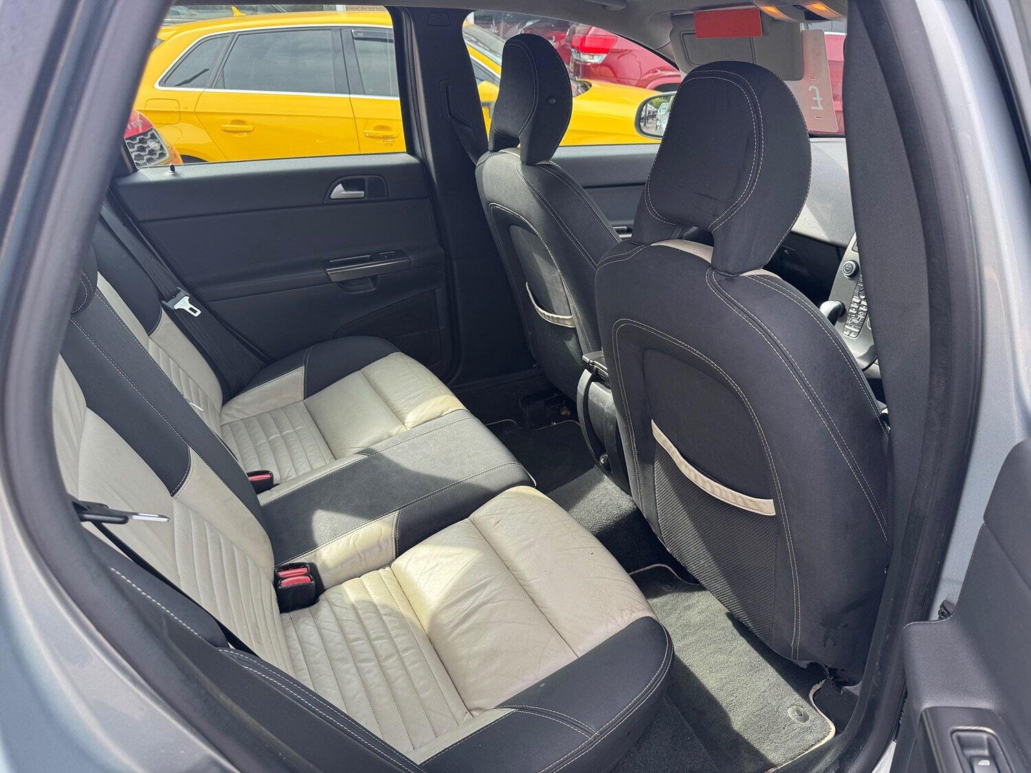 Used Volvo V50 2011 for sale - 76019555: Photo 6