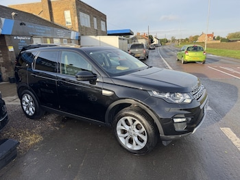 Used Land Rover Discovery Sport 2015 for sale - 76387382: Photo