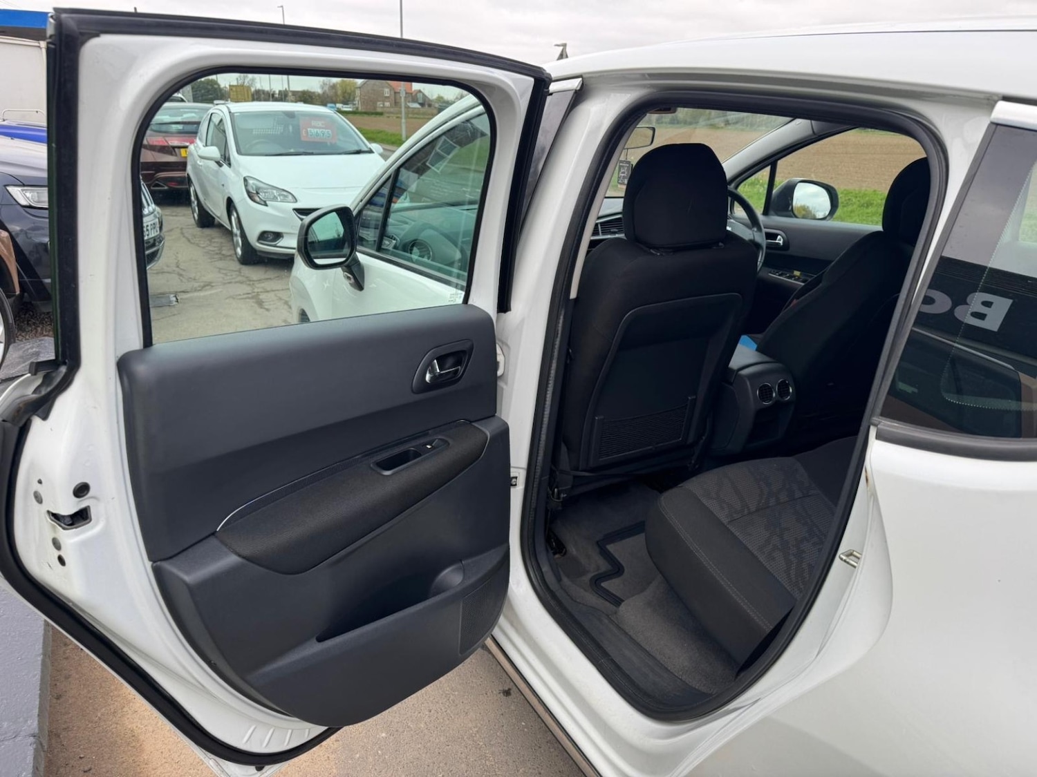 Used Peugeot 3008 2011 for sale - 78084497: Photo 15