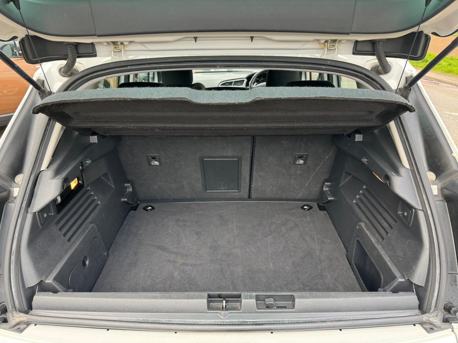 Used Peugeot 3008 2011 for sale - 78084497: Photo 16