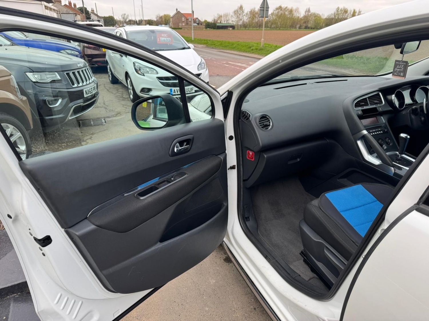 Used Peugeot 3008 2011 for sale - 78084497: Photo 17