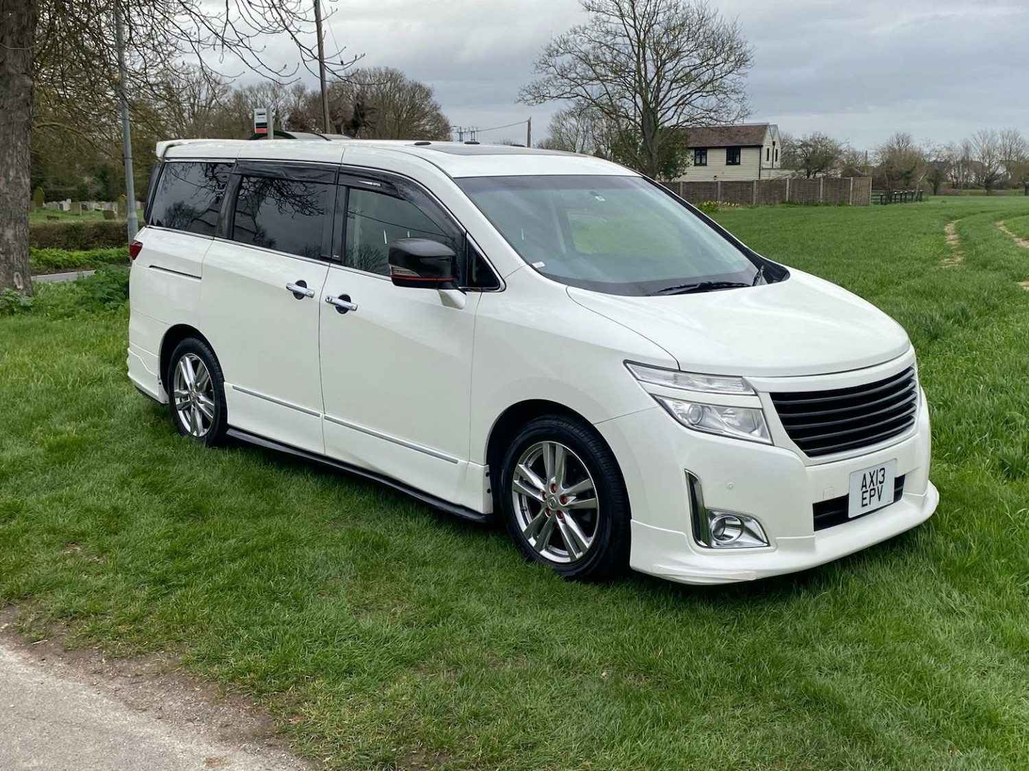 Used Nissan Elgrand 2025 for sale - 77921406: Photo 2
