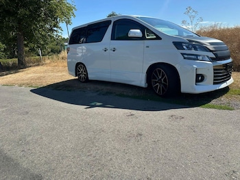 Used Toyota Vellfire 2014 for sale - 75481247: Photo