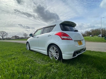 Used Suzuki Swift 2012 for sale - 79045040: Photo