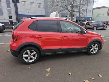 Used Volkswagen Polo 2011 for sale - 76656264: Photo