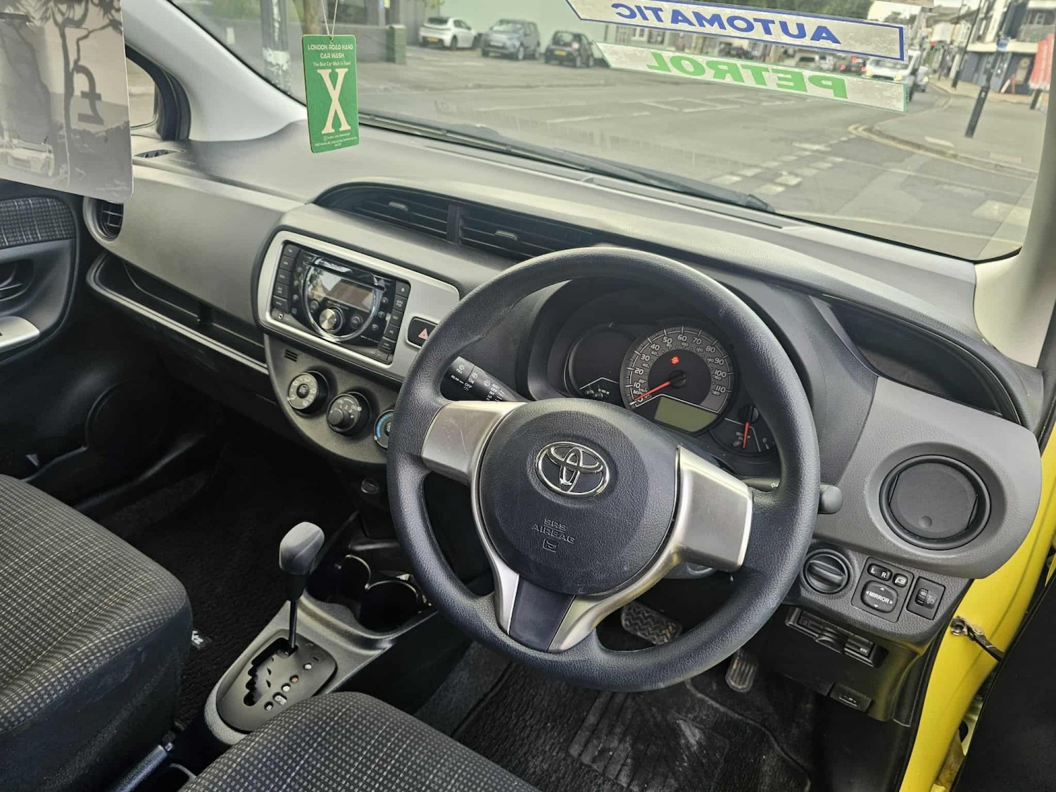 Used Toyota Vitz 2024 for sale - 76107425: Photo 20