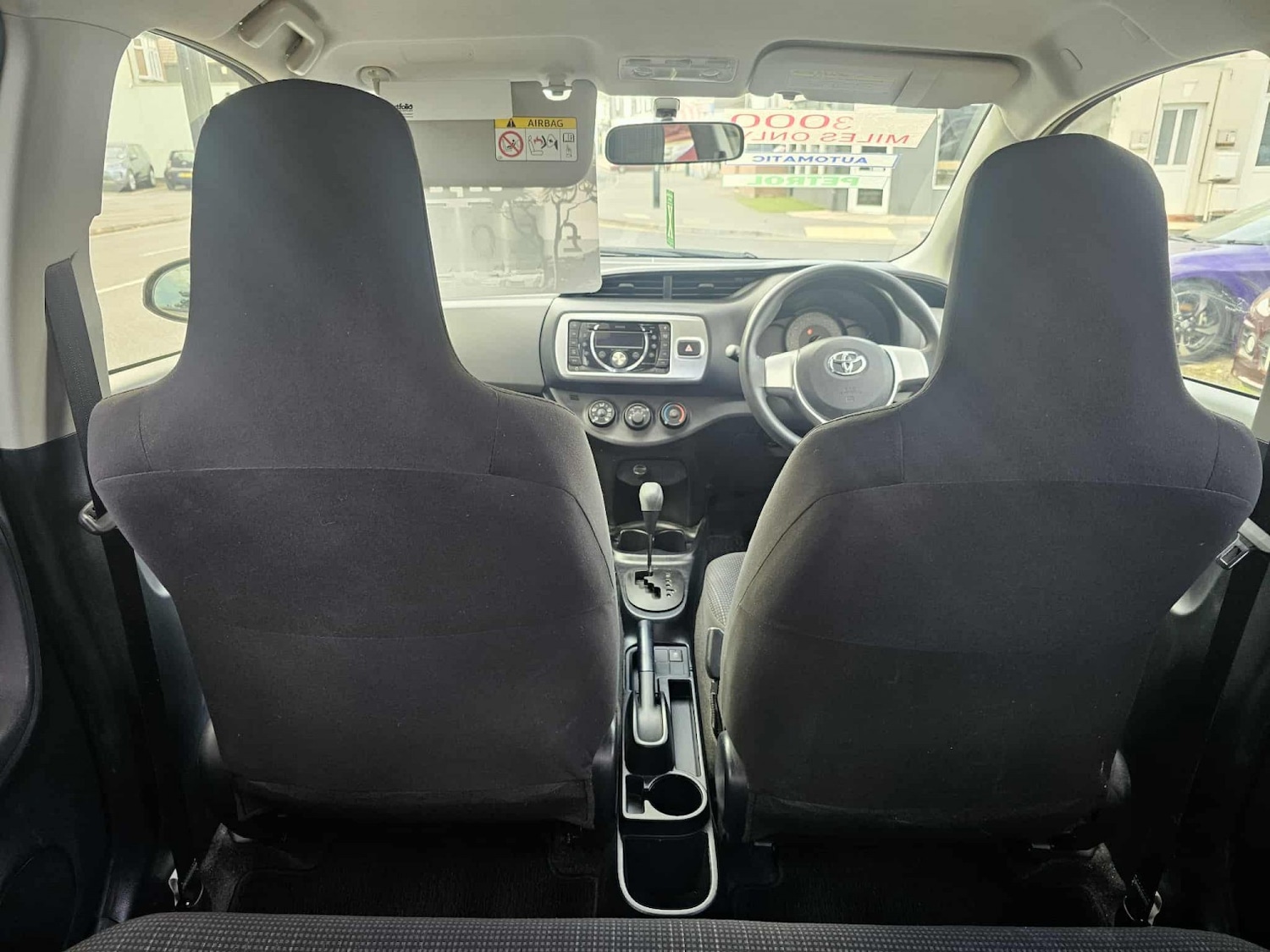 Used Toyota Vitz 2024 for sale - 76107425: Photo 22