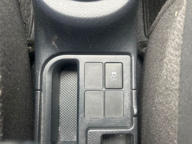 Used Toyota Vitz 2024 for sale - 76107425: Photo 29