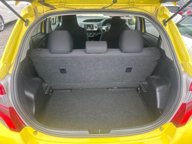 Used Toyota Vitz 2024 for sale - 76107425: Photo 8