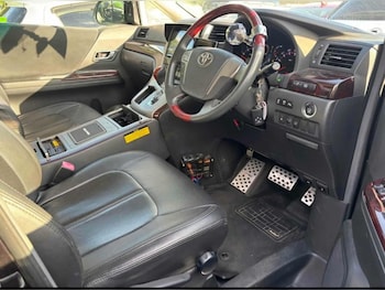 Used Toyota Vellfire 2012 for sale - 79042148: Photo