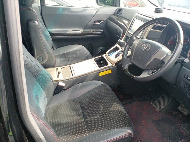 Used Toyota Vellfire 2025 for sale - 77590094: Photo 15