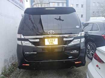 Used Toyota Vellfire 2014 for sale - 77590094: Photo
