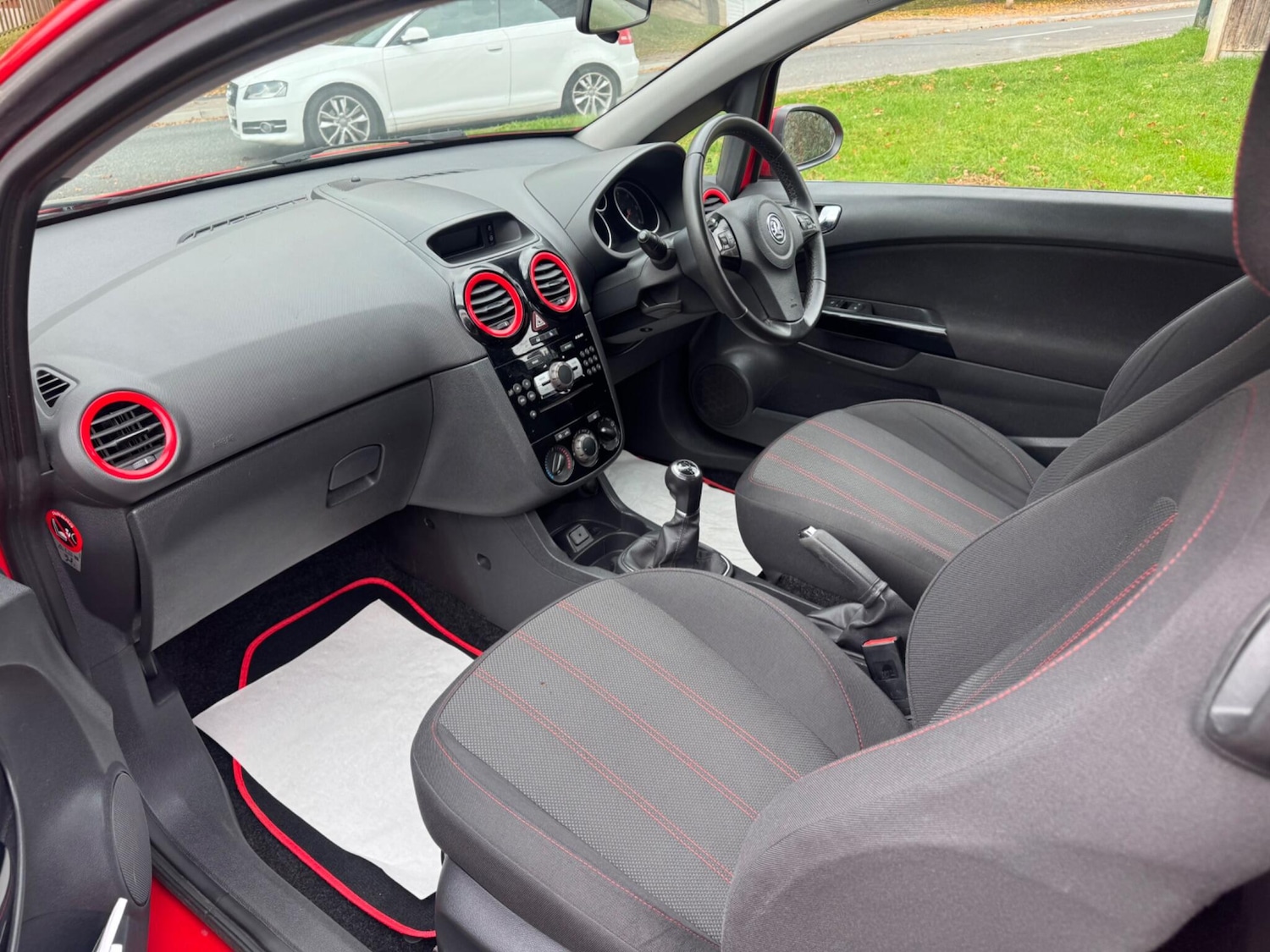 Used Vauxhall Corsa 2011 for sale - 76716885: Photo 9