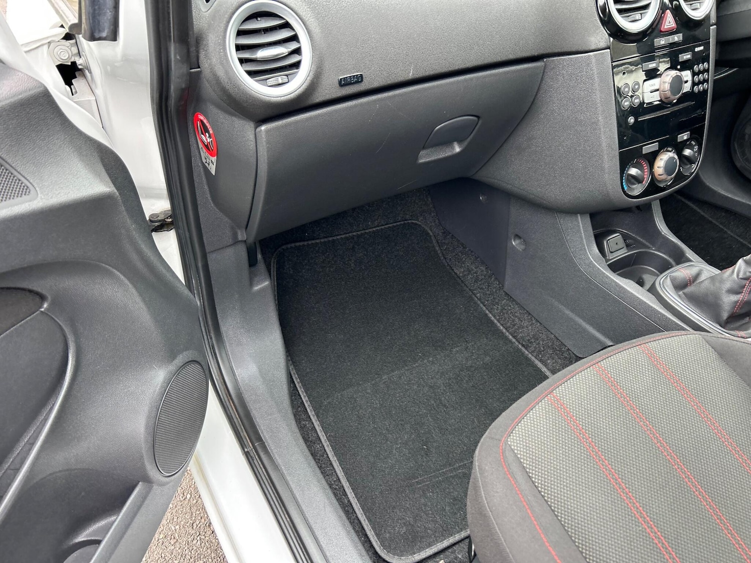 Used Vauxhall Corsa 2012 for sale - 77696668: Photo 12