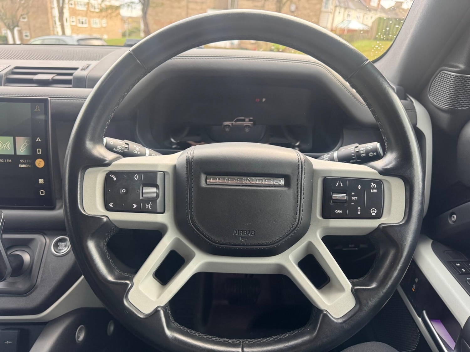 Used Land Rover Defender 2022 for sale - 76716882: Photo 32