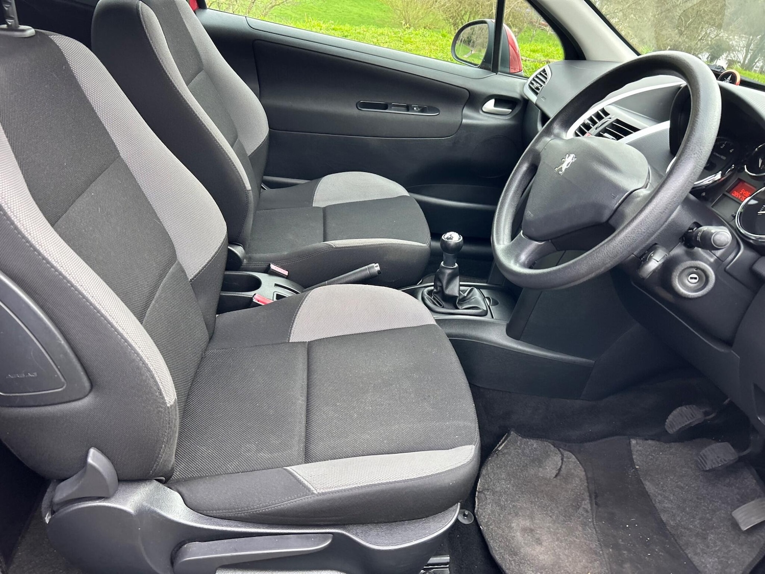 Used Peugeot 207 2009 for sale - 77695465: Photo 11