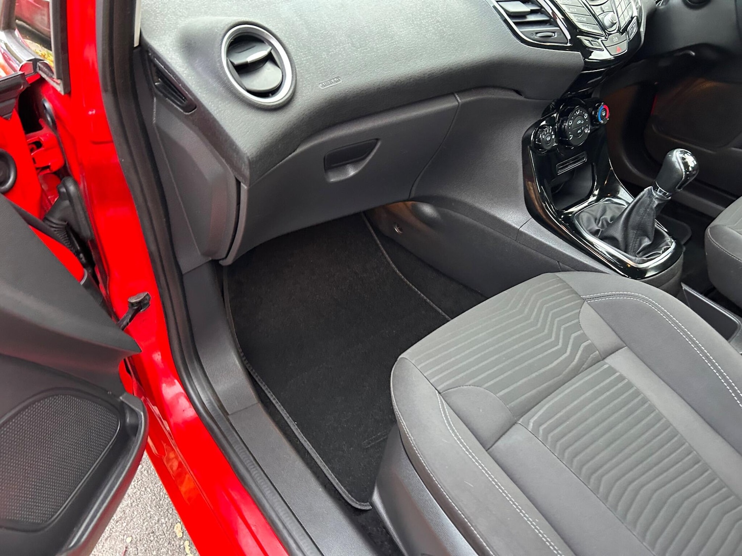 Used Ford Fiesta 2014 for sale - 76716886: Photo 13