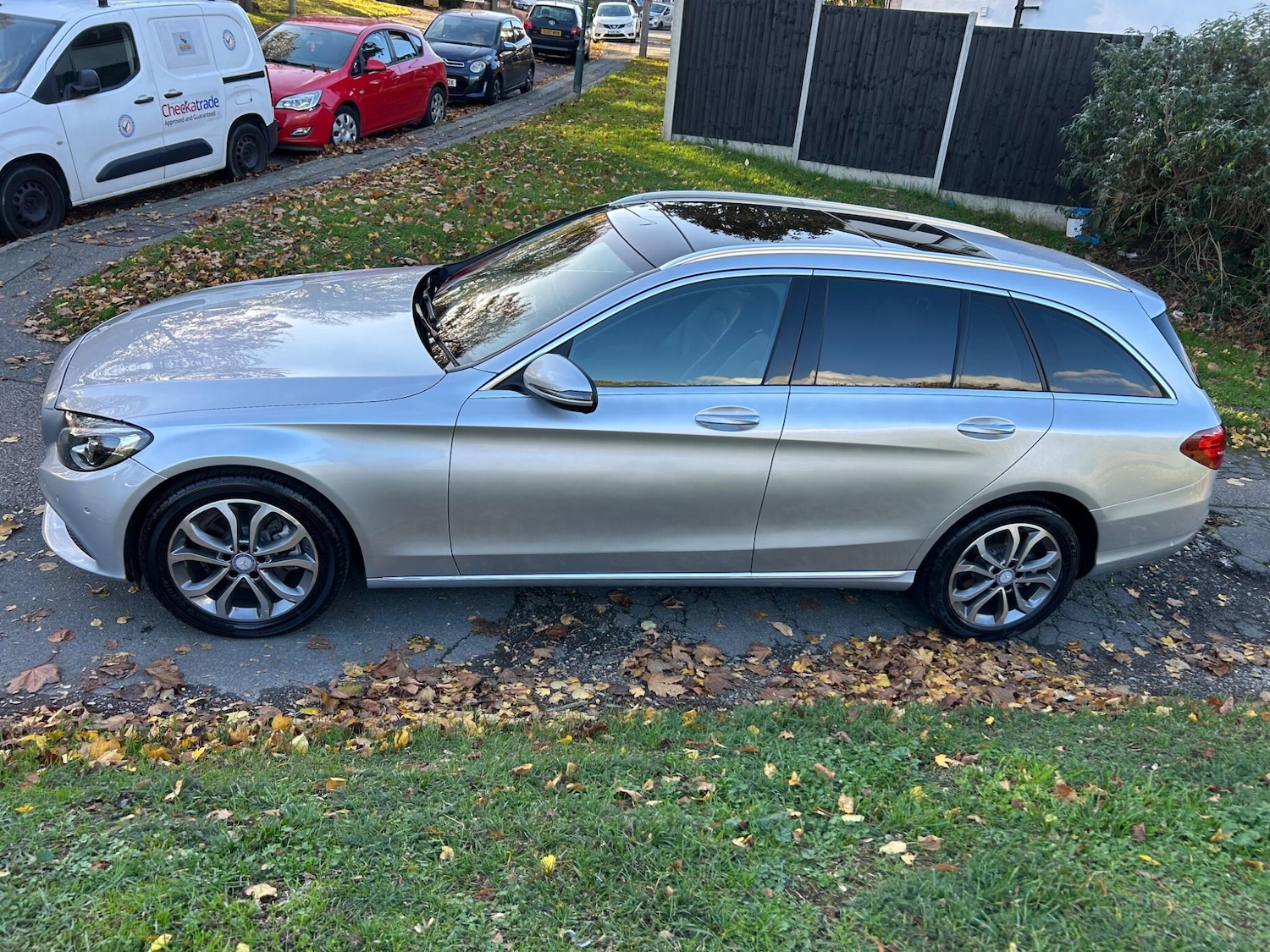 Used Mercedes-Benz C Class 2017 for sale - 76716875: Photo 4