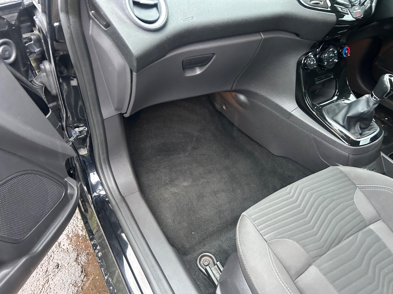 Used Ford Fiesta 2016 for sale - 77695678: Photo 13