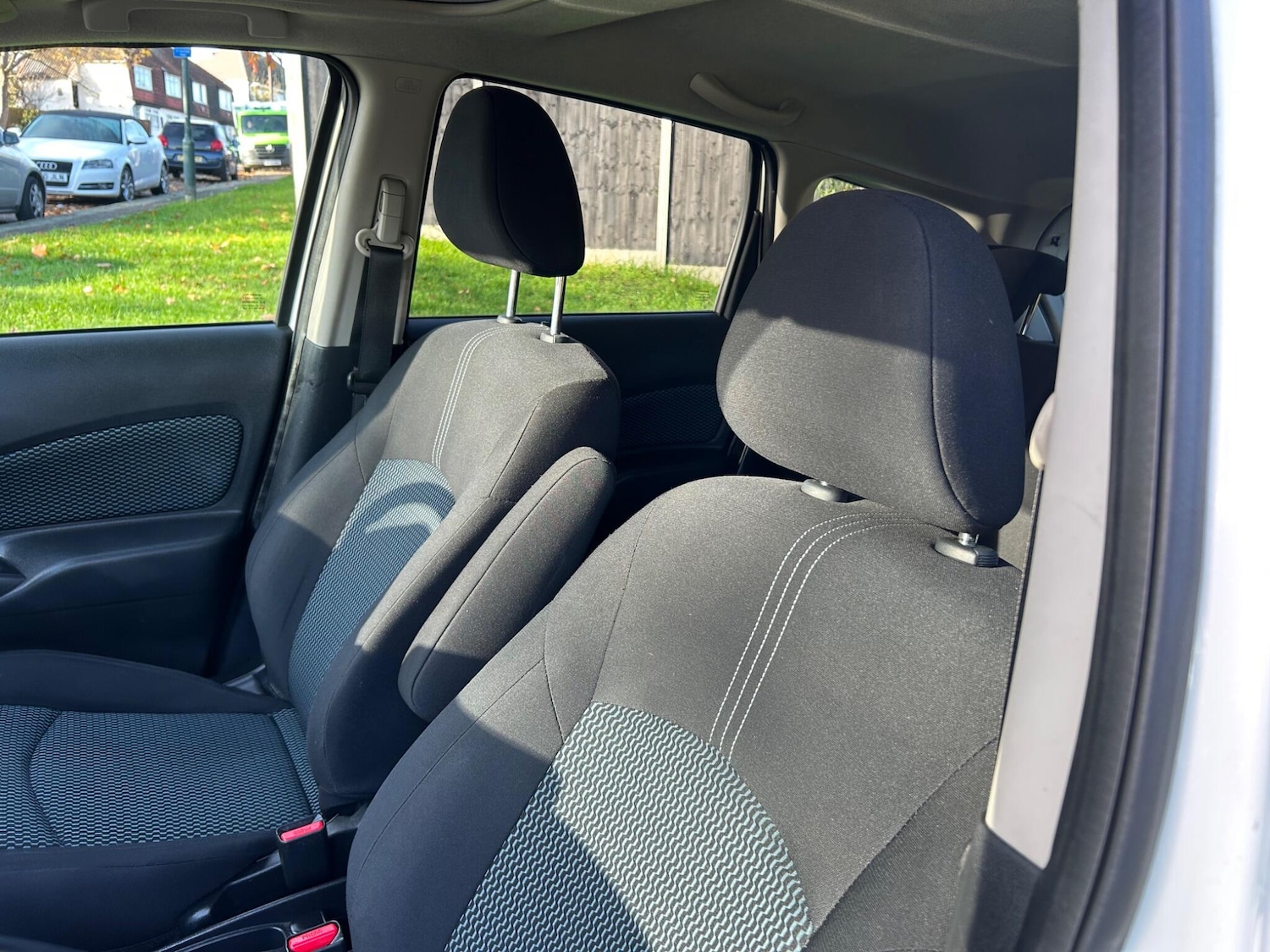 Used Nissan Note 2014 for sale - 76716870: Photo 16