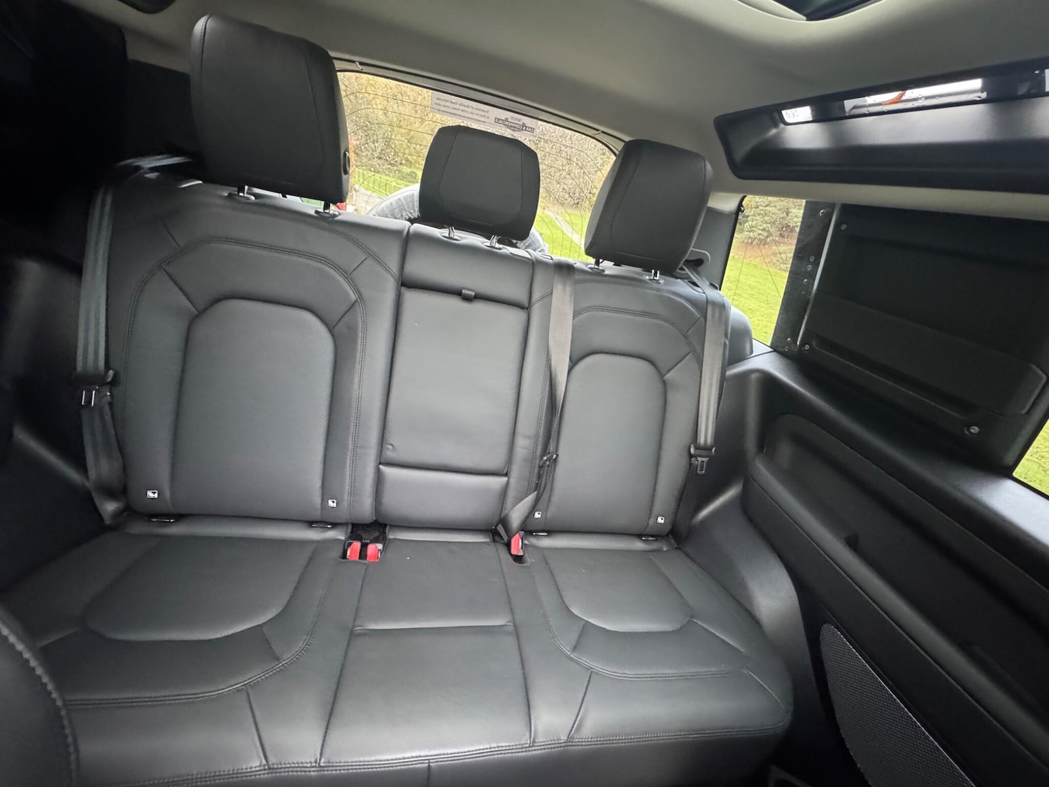 Used Land Rover Defender 2022 for sale - 76990557: Photo 13