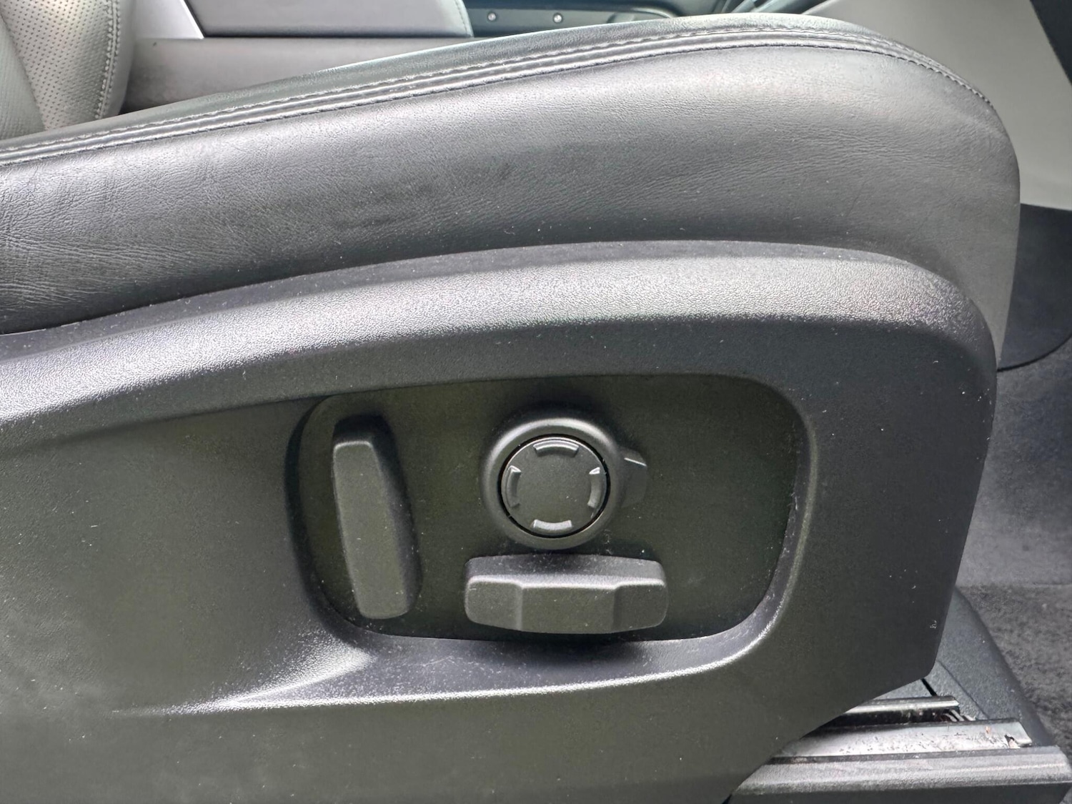 Used Land Rover Defender 2022 for sale - 76990557: Photo 16