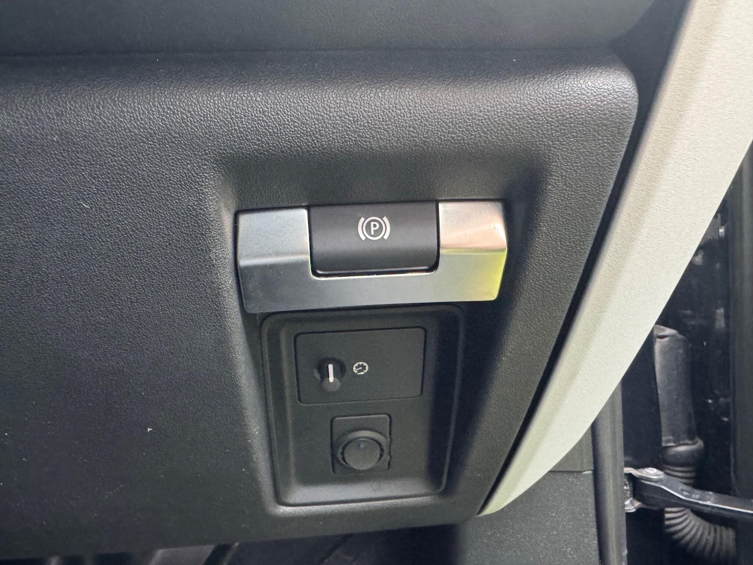 Used Land Rover Defender 2022 for sale - 76990557: Photo 18