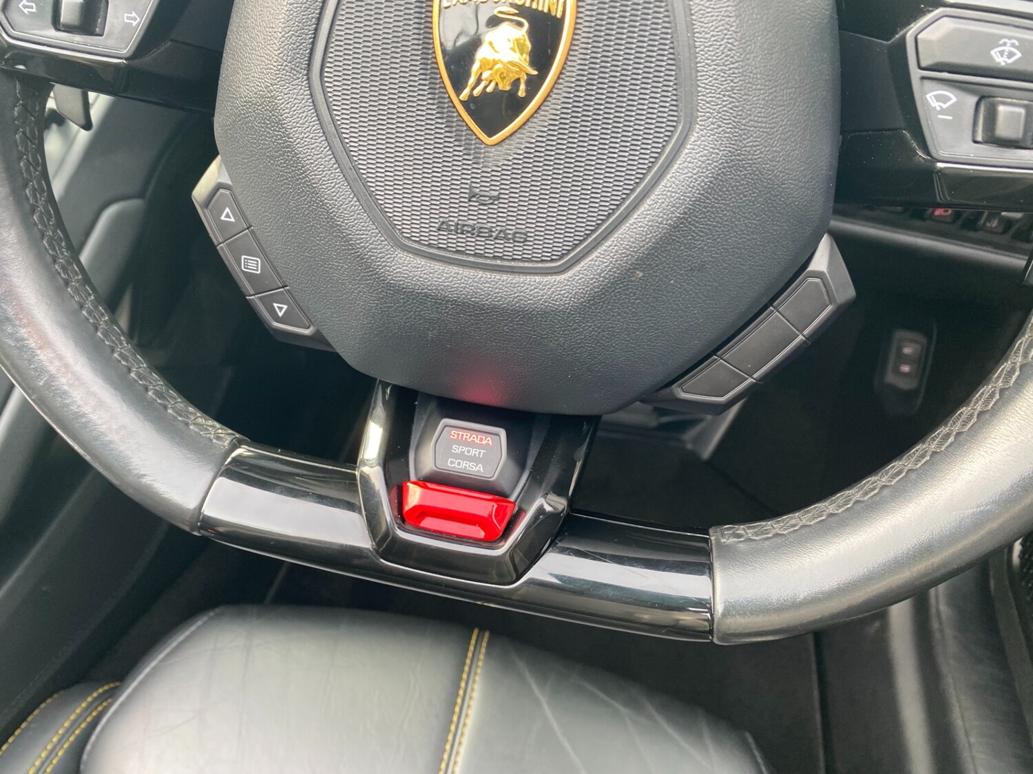 Used Lamborghini Huracan 2016 for sale - 78122260: Photo 25