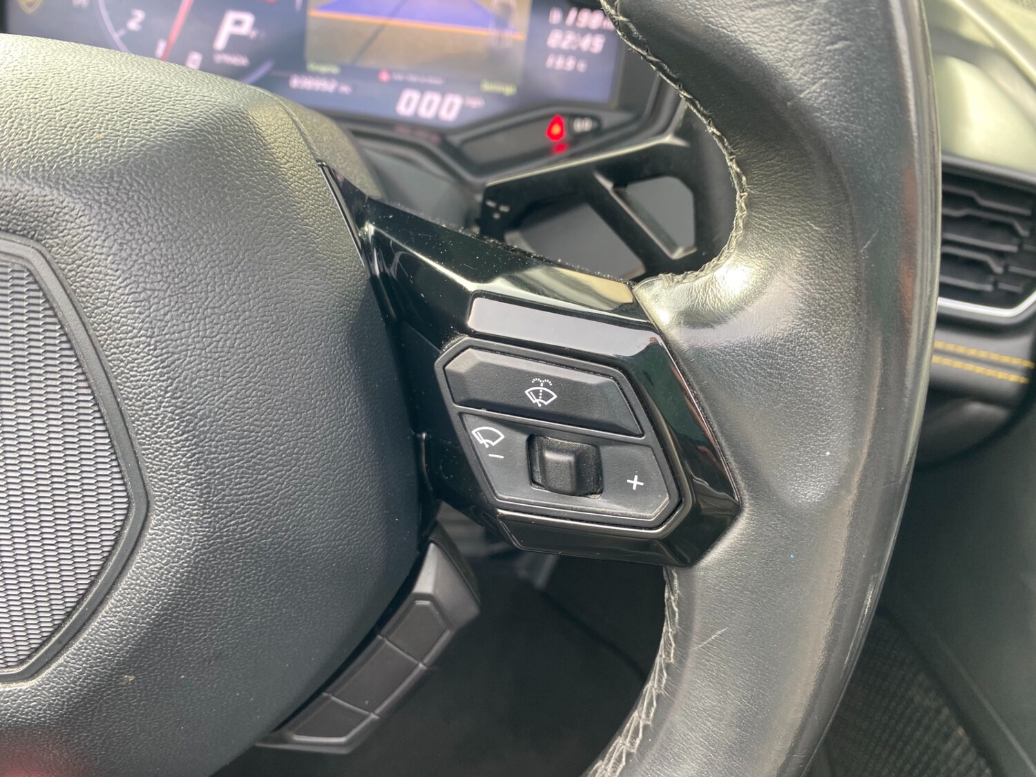 Used Lamborghini Huracan 2016 for sale - 78122260: Photo 26