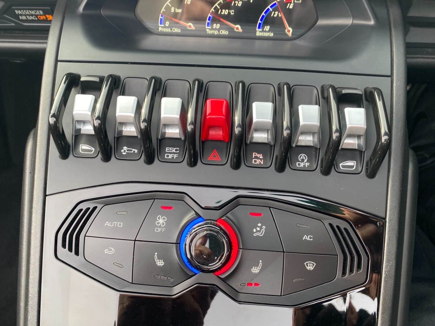 Used Lamborghini Huracan 2016 for sale - 78122260: Photo 41