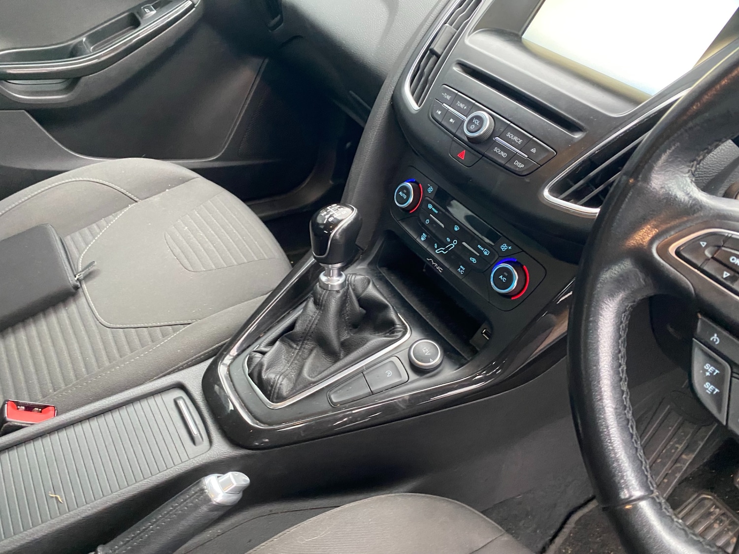 Used Ford Focus 2015 for sale - 77240394: Photo 13