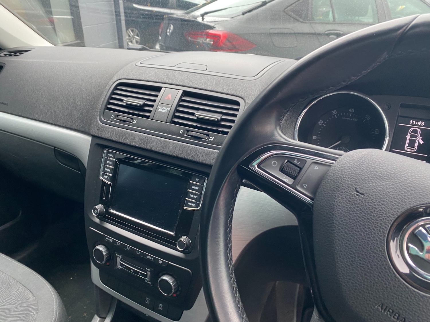 Used Skoda Yeti 2015 for sale - 77403879: Photo 9