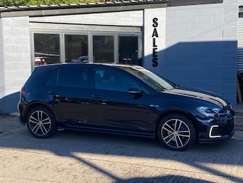 Used Volkswagen Golf 2018 for sale - 76374242: Photo