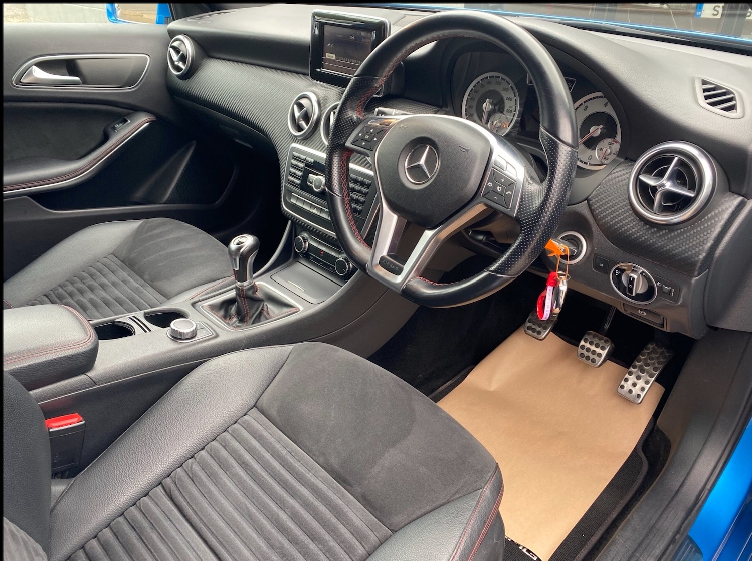 Used Mercedes-Benz A-Class 2013 for sale - 76353574: Photo 10