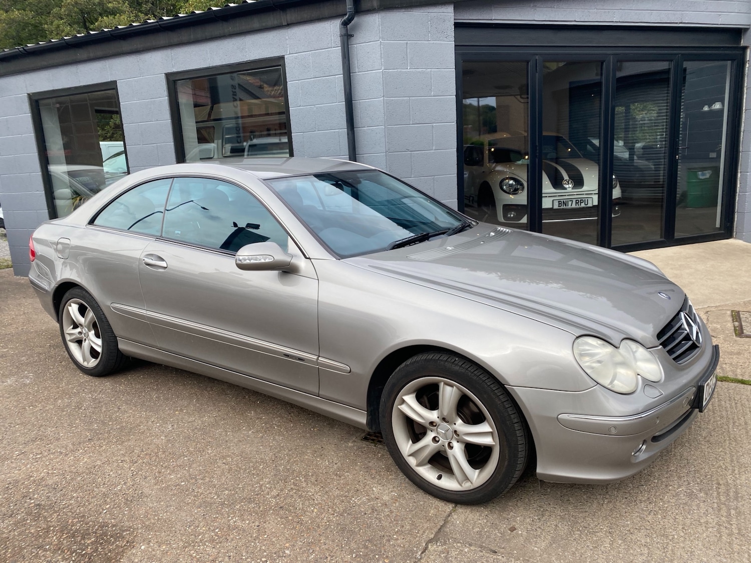 Used Mercedes-Benz CLK 2003 for sale - 76090999: Photo 3