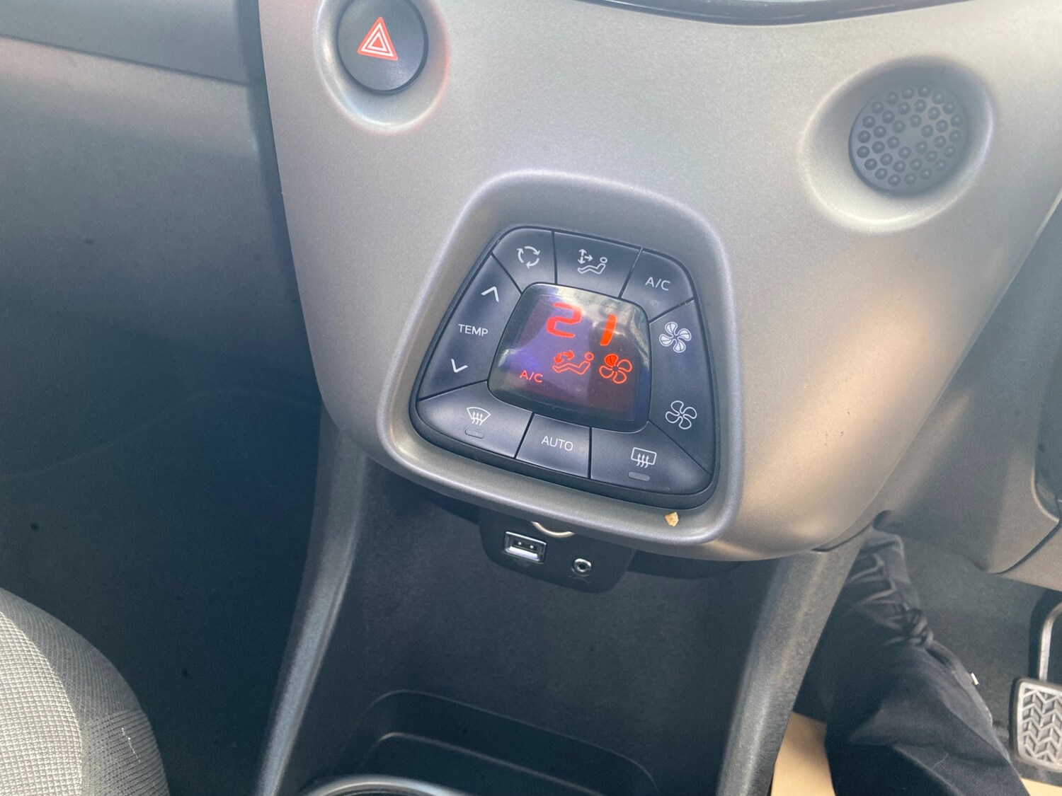 Used Toyota AYGO 2019 for sale - 75723622: Photo 27