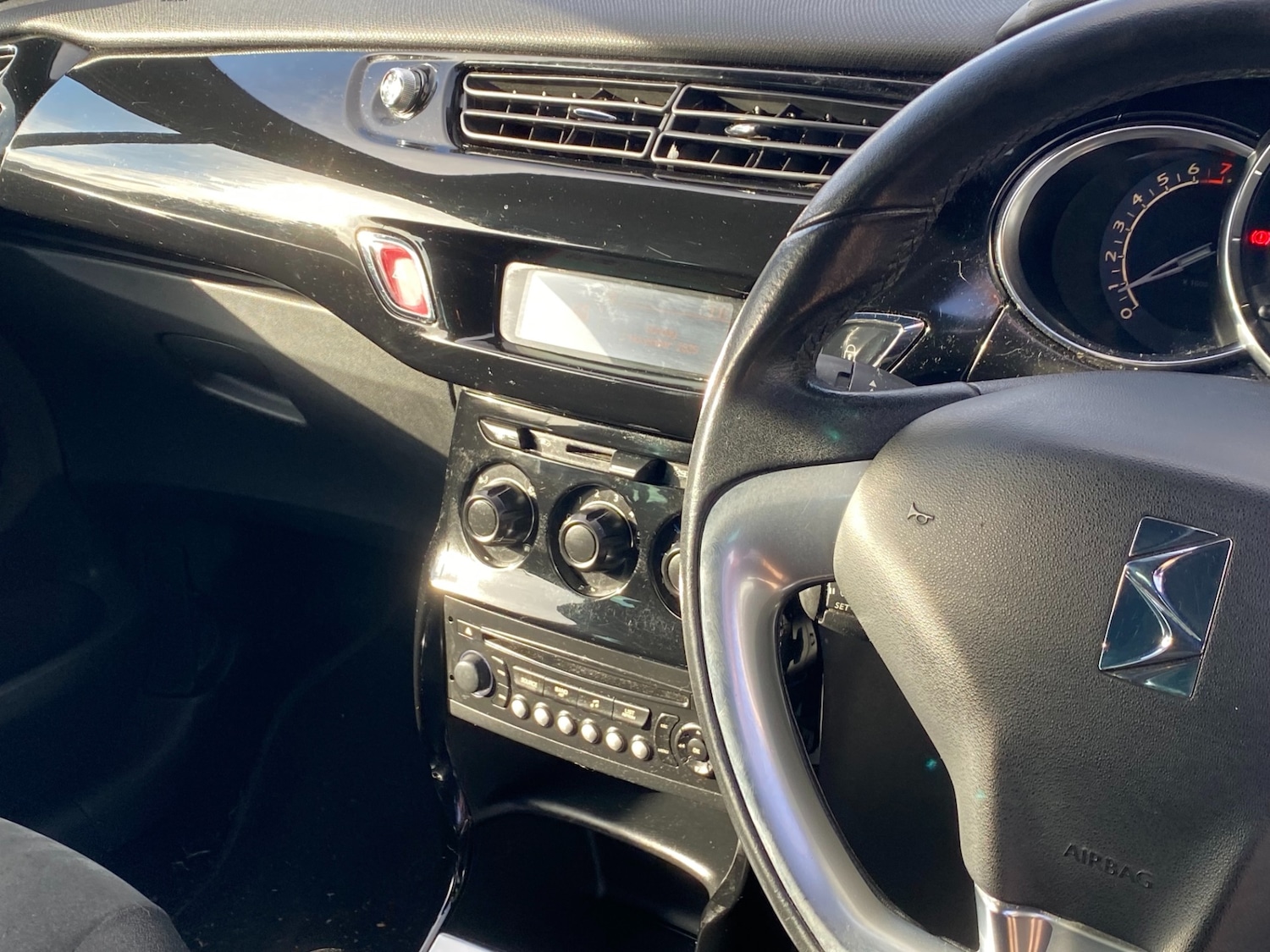 Used Citroen DS3 2012 for sale - 76444537: Photo 17