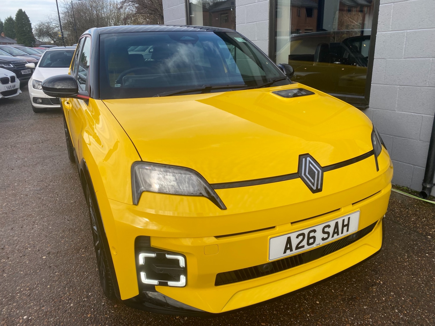 Used Renault 5 2025 for sale - 76932210: Photo 1