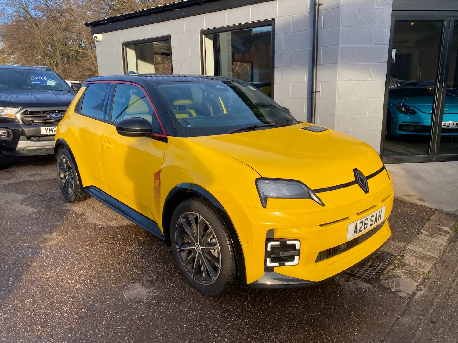 Used Renault 5 2025 for sale - 76932210: Photo 2