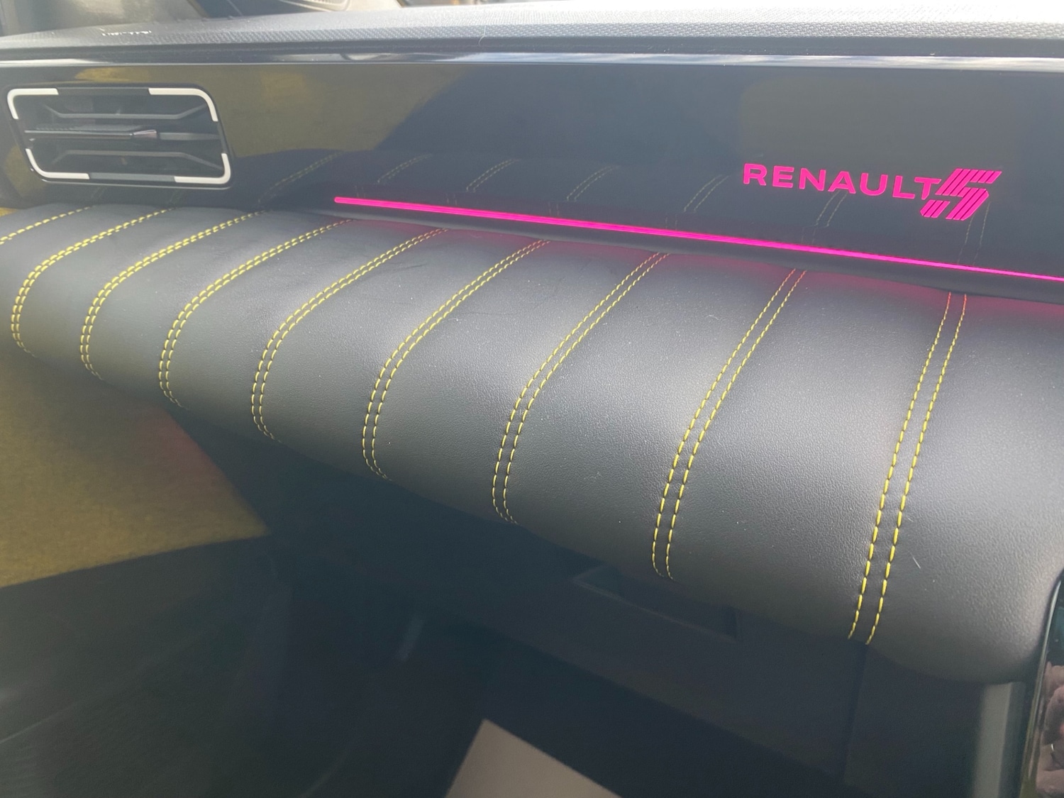 Used Renault 5 2025 for sale - 76932210: Photo 38