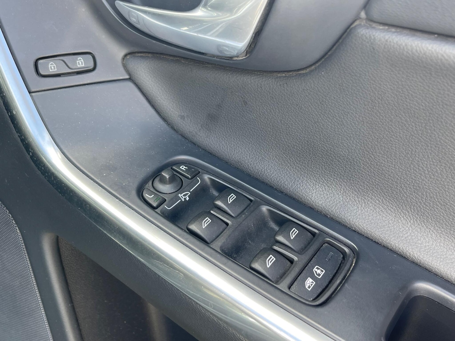 Used Volvo XC60 2017 for sale - 76127422: Photo 15