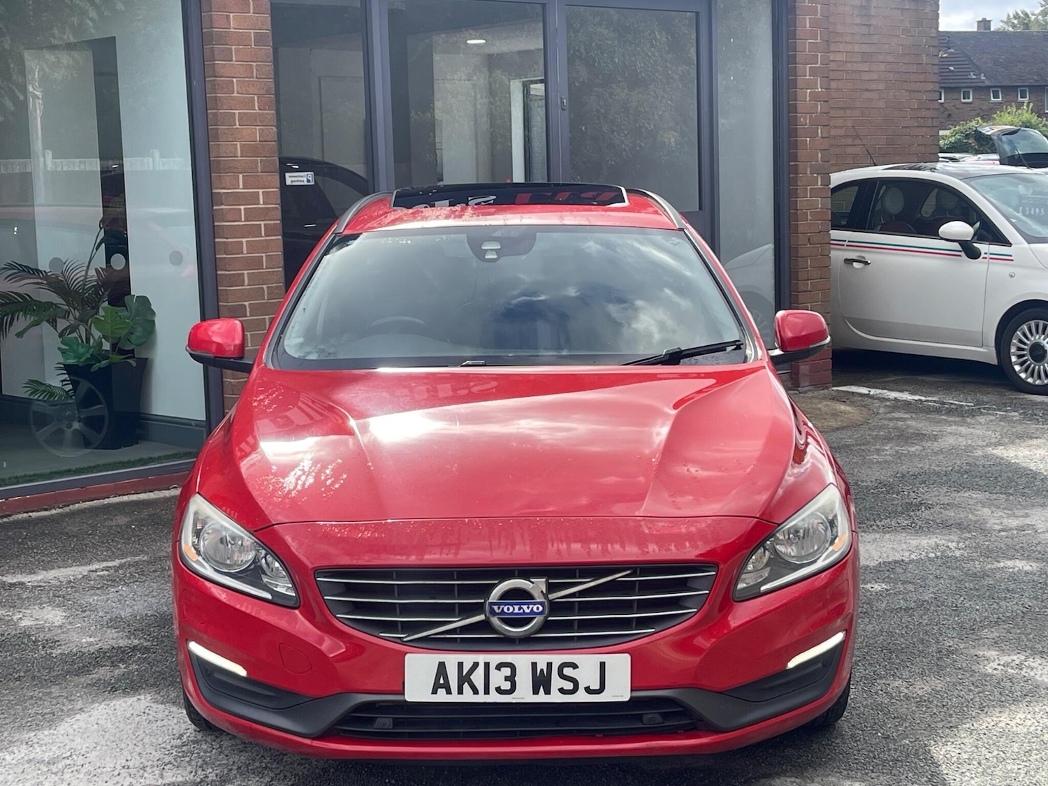 Used Volvo V60 2013 for sale - 76127424: Photo 2