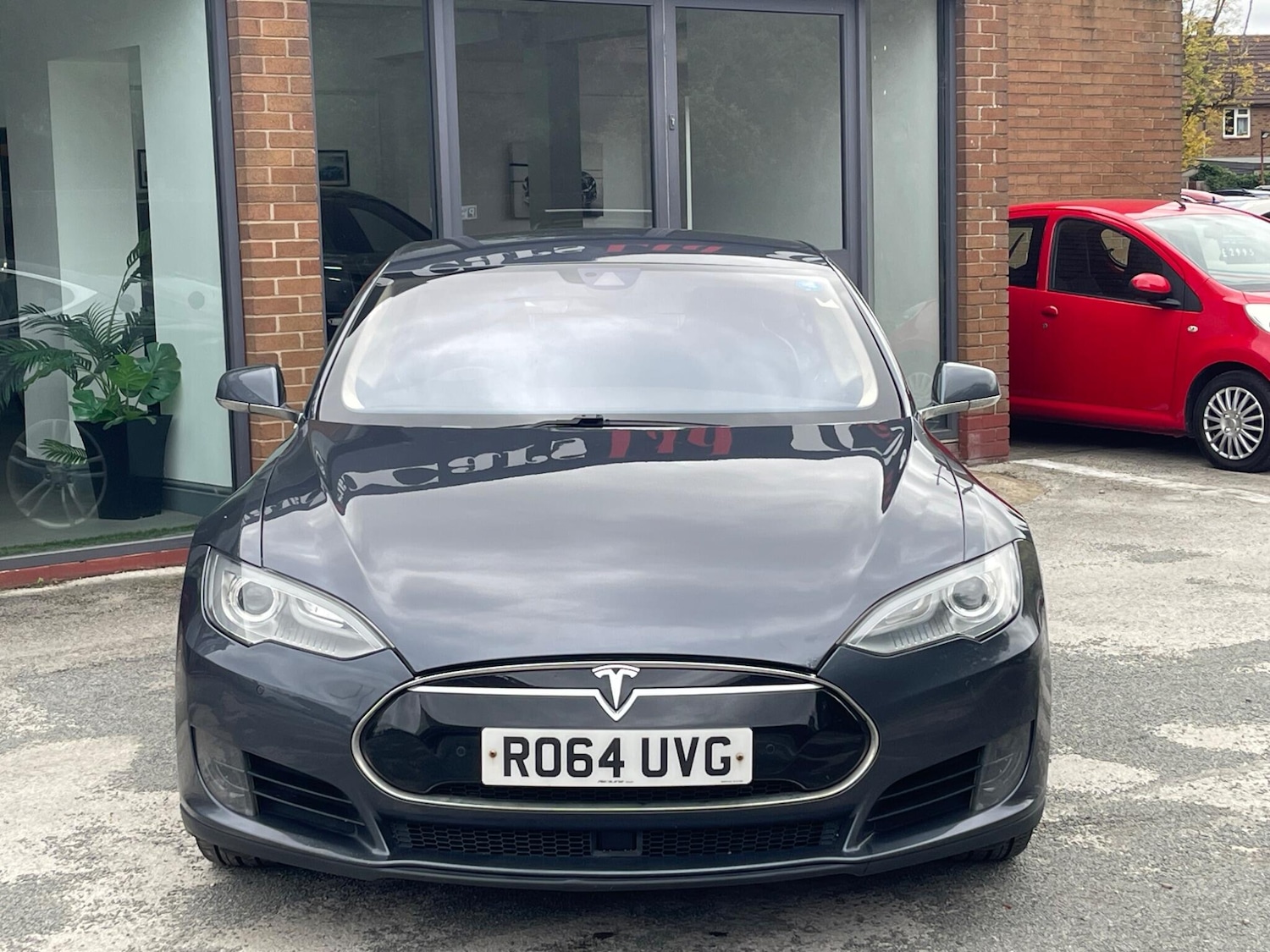 Used Tesla Model S 2014 for sale - 76152552: Photo 2