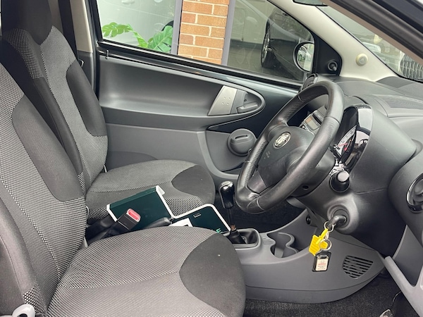 Used Toyota AYGO 2011 for sale - 76127484: Photo 11