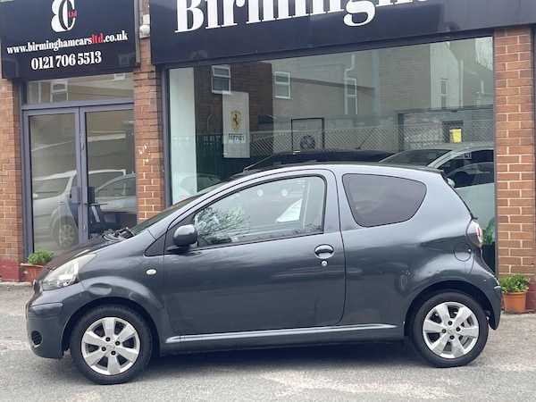 Used Toyota AYGO 2011 for sale - 76127484: Photo 4